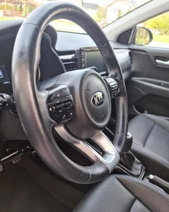 Kia Stonic cena 59900 przebieg: 78000, rok produkcji 2018 z Pabianice małe 781